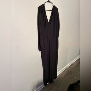 White House Black Market Black Long Sleeve V-Neck Jumpsuit – Size 16